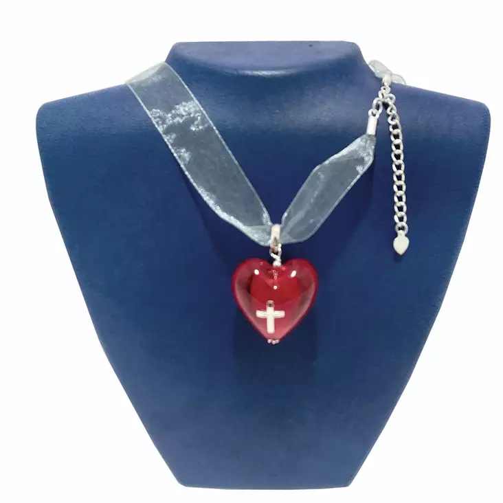 Sydänriipus silkkinauhalla ja hopea rist - Erikoiskorut - 14220241230 - 1